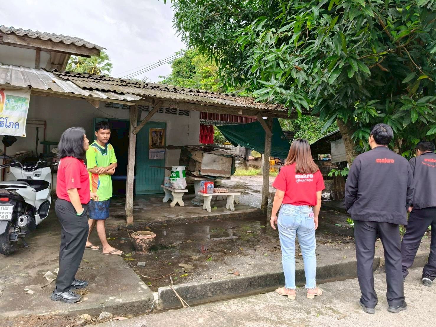 ซีพี แอ็กซ์ตร้า อาสา ผนึกกำลังพันธมิตร ลำเลียงถุงยังชีพและของจำเป็น 
ลงพื้นที่หาดใหญ่ ช่วยเหลือผู้ประสบภัยน้ำท่วมอย่างเร่งด่วน