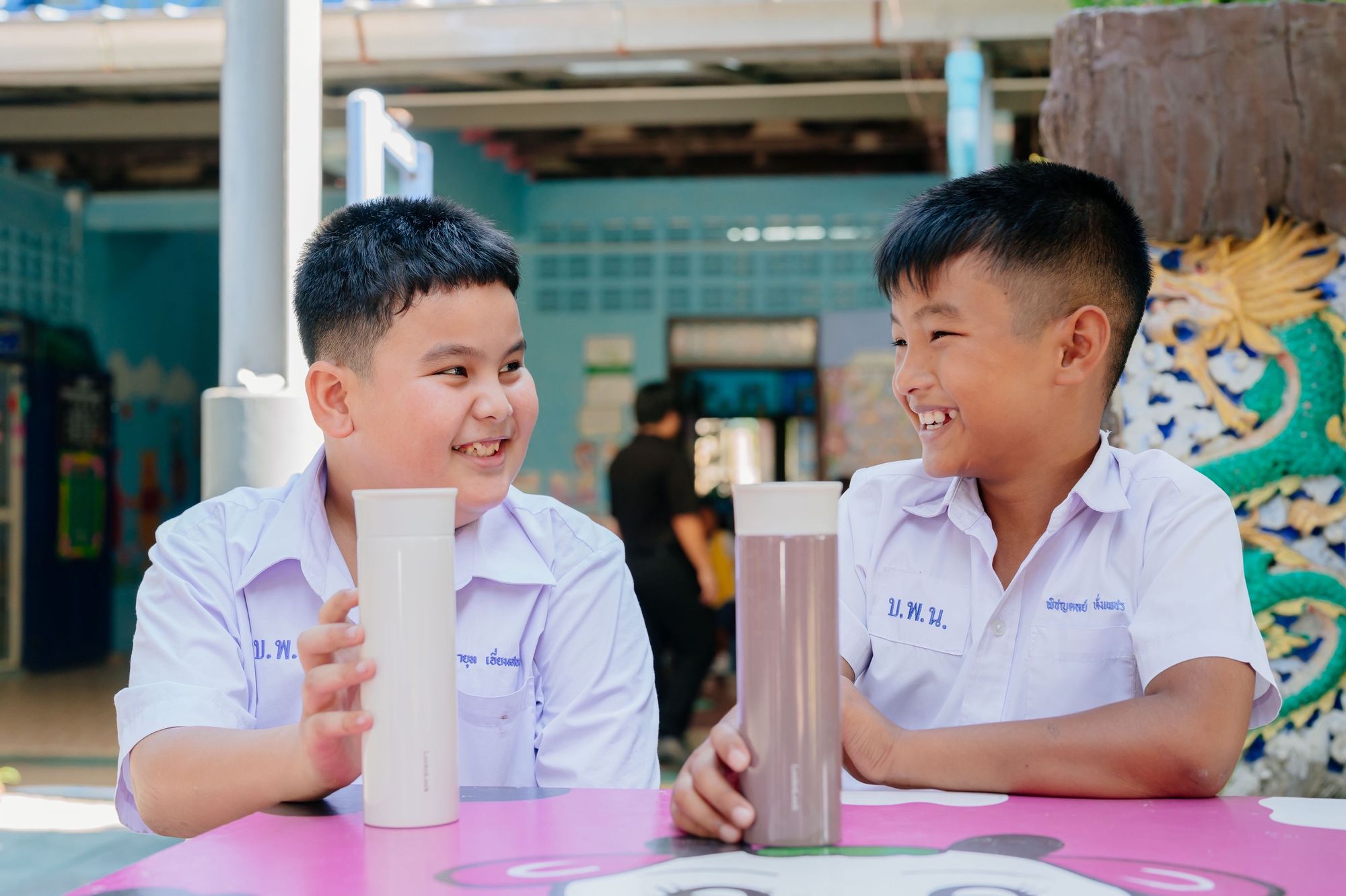 ซีพี แอ็กซ์ตร้า ร่วมกับ ล็อก แอนด์ ล็อก จัดกิจกรรม “โรงเรียนไร้ขยะ”
ส่งมอบกระบอกน้ำรักษ์โลก ปลูกฝังการลดใช้ขวดพลาสติกให้เยาวชน