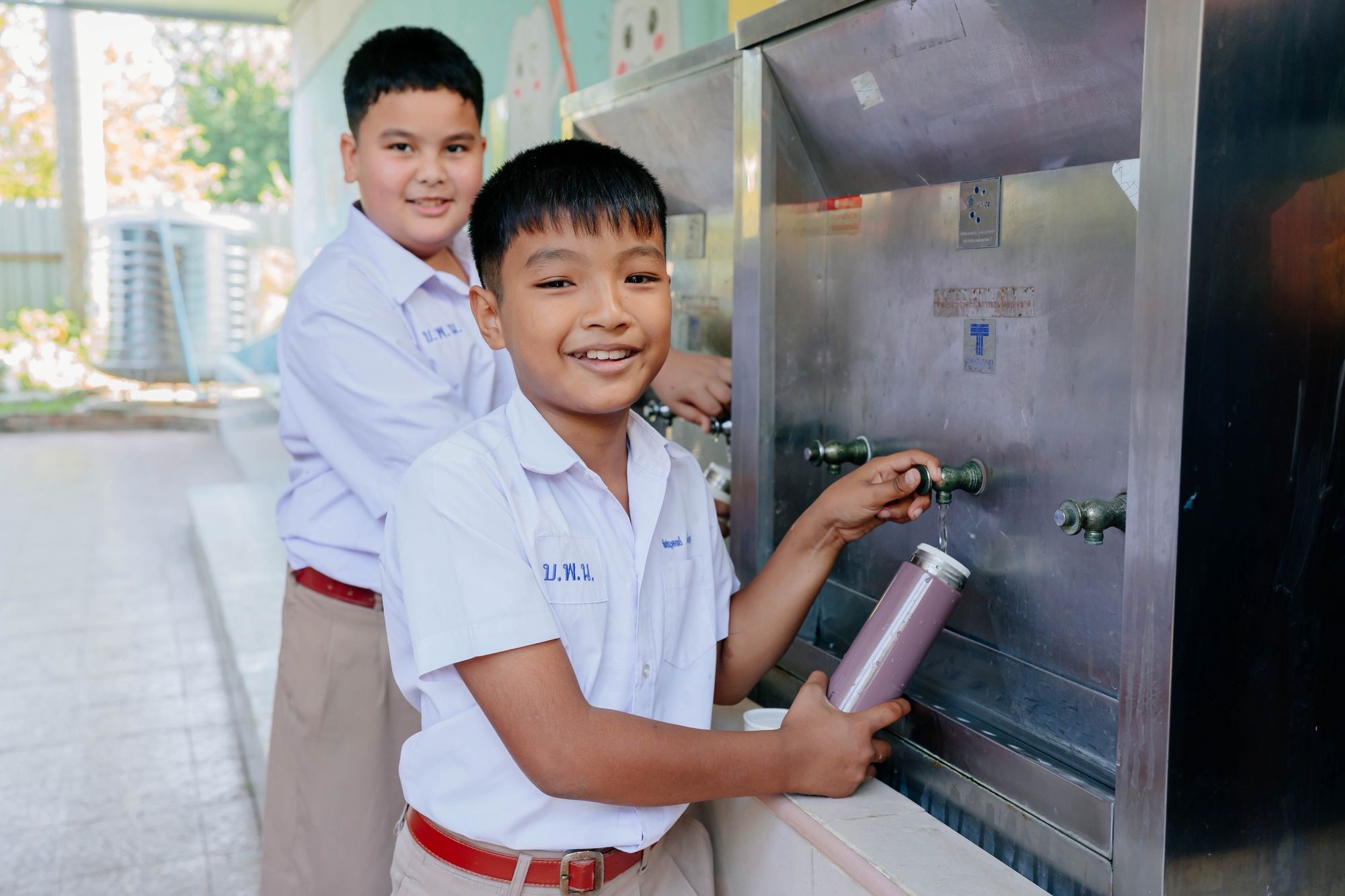 ซีพี แอ็กซ์ตร้า ร่วมกับ ล็อก แอนด์ ล็อก จัดกิจกรรม “โรงเรียนไร้ขยะ”
ส่งมอบกระบอกน้ำรักษ์โลก ปลูกฝังการลดใช้ขวดพลาสติกให้เยาวชน