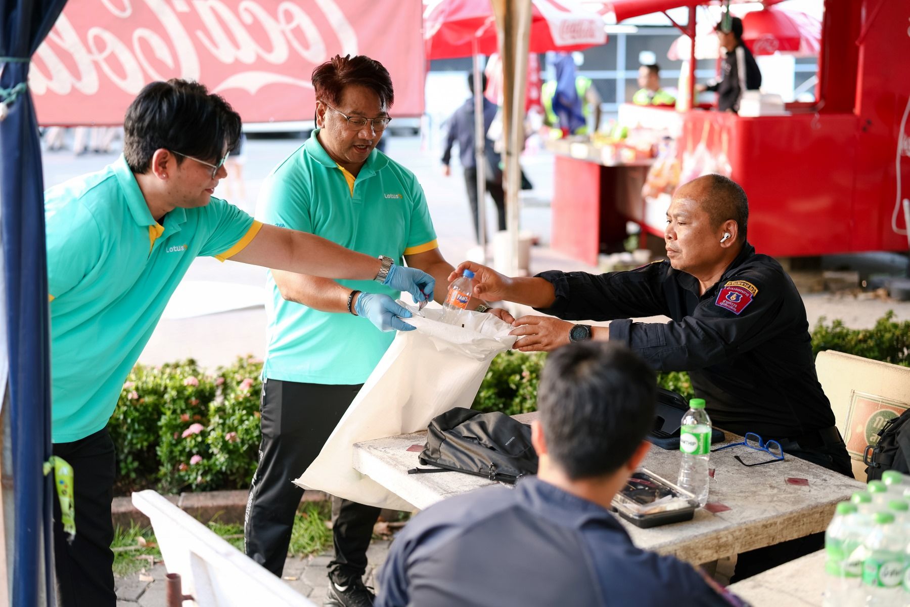 ‘แม็คโคร–โลตัส’ ร่วมภาคเอกชนขับเคลื่อน Green SEA Games 
สนามไร้ขยะพลาสติก ผ่าน 3 ภารกิจรักษ์สิ่งแวดล้อม 
พร้อมกิจกรรมสนับสนุนแฟนกีฬาไทย